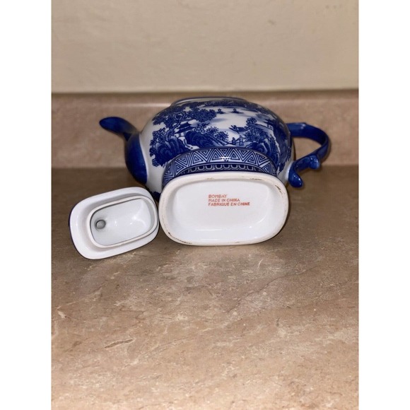 BOMBAY COFFEE /TEAPOT 52 OZ BLUE WILLOW ORIENTAL LANDSCAPE SCENE BLUE & WHITE - Picture 8 of 9